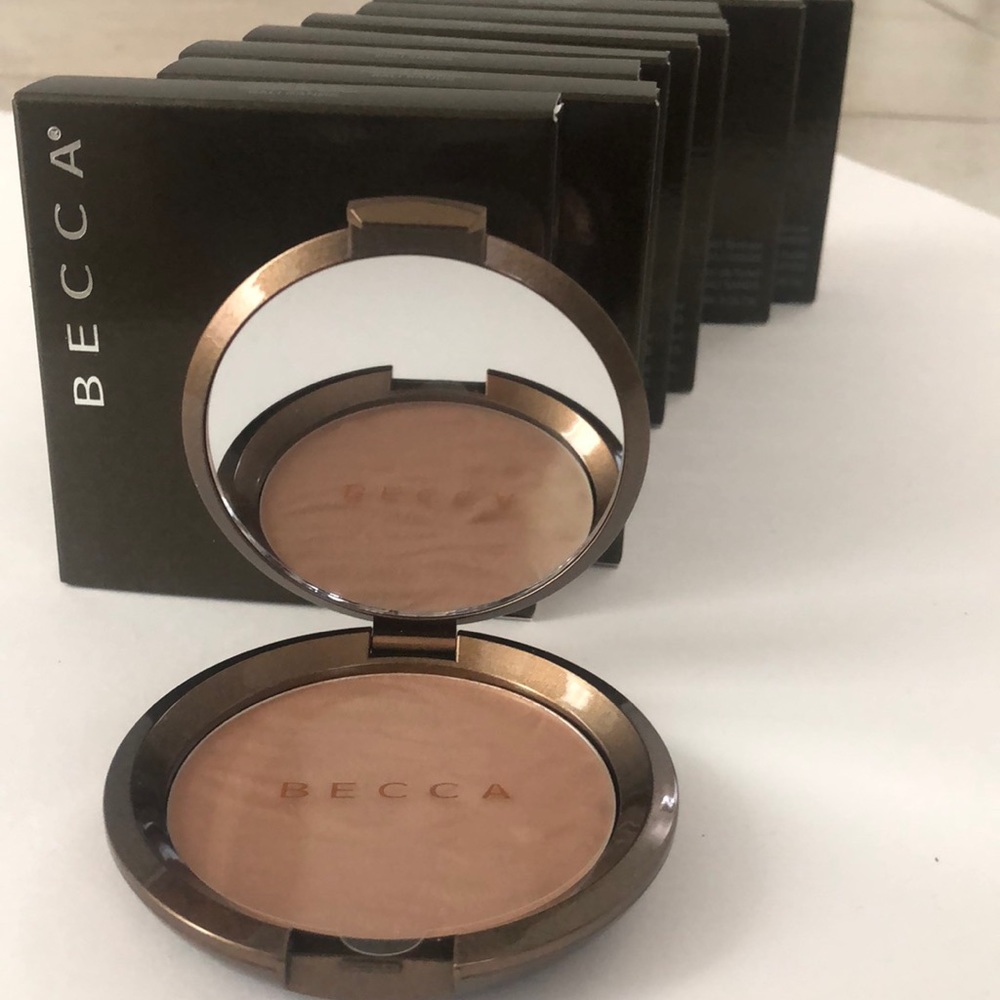 BECCA Cosmetics
Sunlit Bronzer